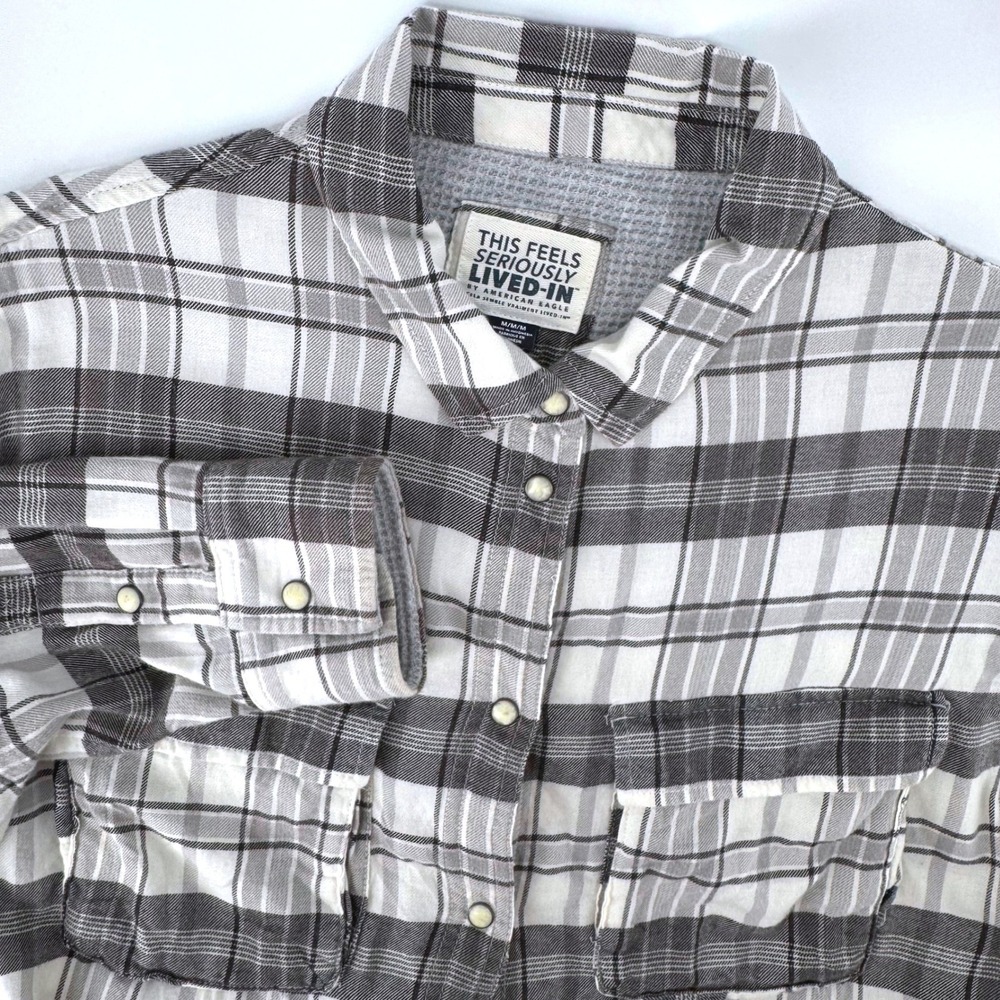 American Eagle Plaid Button Flannel Shirt Medium‎ White Grey Seriously Lived-In